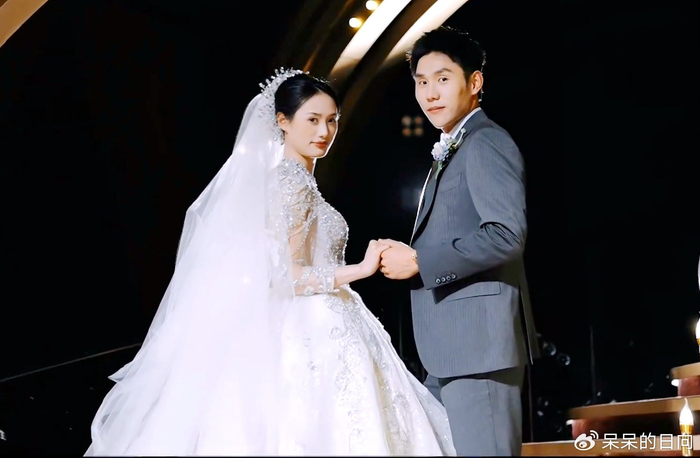 中国又一世界冠军大婚，与娇妻甜蜜热吻，28岁喜迎事业爱情双丰收|罗帅|现代五项|曹忠荣|张晓楠|全运会_新浪体育_新浪新闻